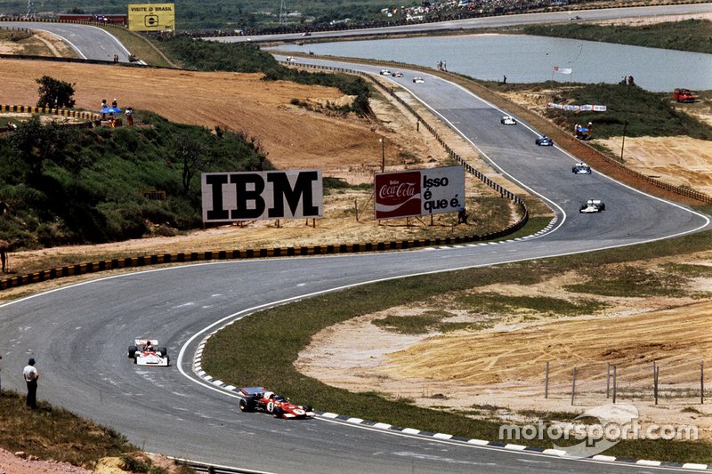 Interlagos teve seus dois traçados clássicos na F1. O de quase 8 mil metros e o atual, que é utilizado desde 1990, quando voltou a receber a categoria, com 4.309m.