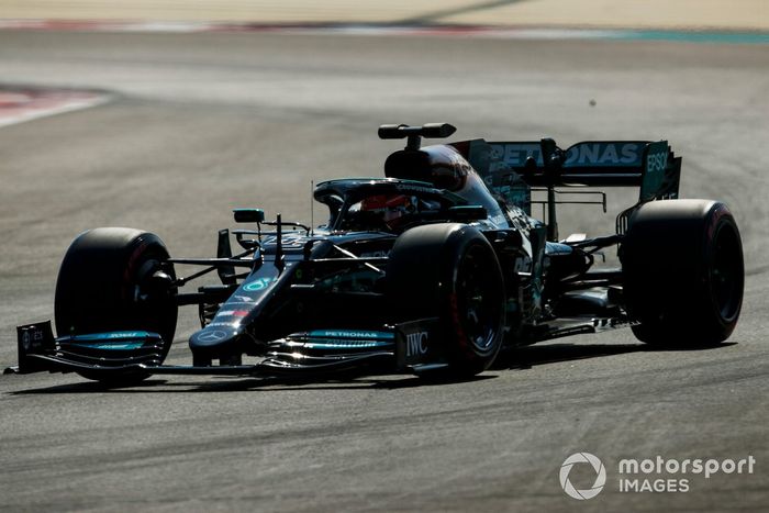 George Russell, Mercedes W10 adaptado (muleto) con los Pirelli de 18 pulgadas 