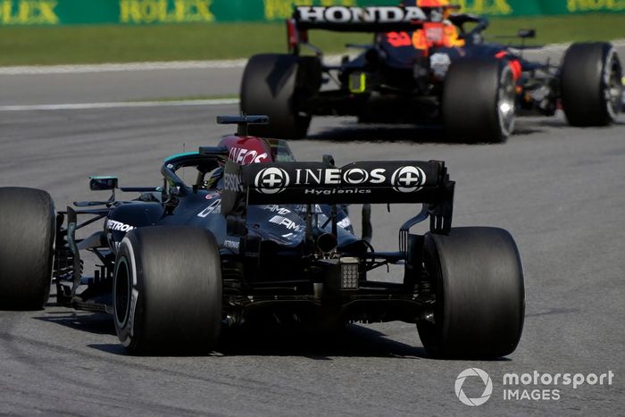 Max Verstappen, Red Bull Racing RB16B, Lewis Hamilton, Mercedes W12