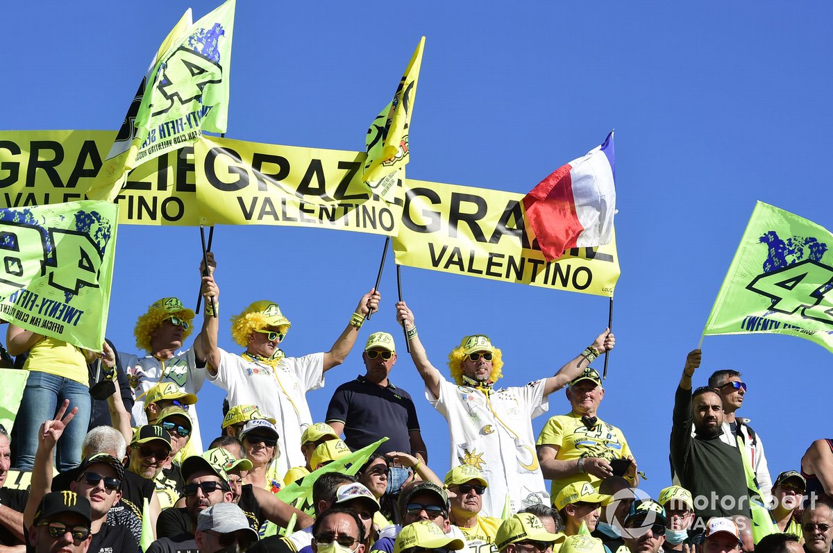 Des supporters de Valentino Rossi