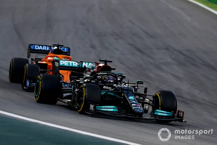 Lewis Hamilton, Mercedes W12, Daniel Ricciardo, McLaren MCL35M