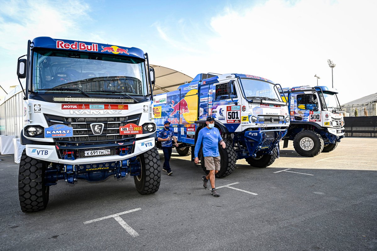 #501 Kamaz Master: Anton Shibalov, Dmitrii Nikitin, Ivan Tatarinov
