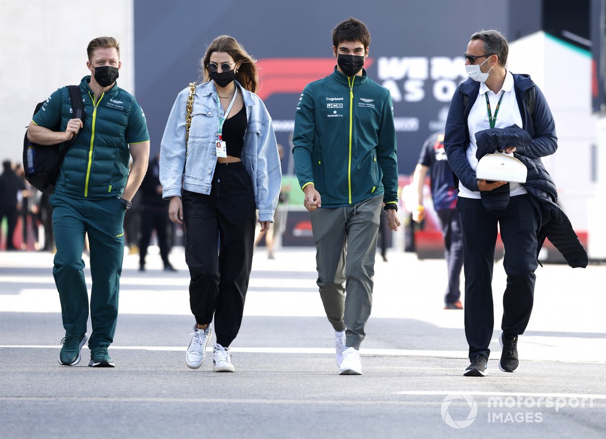 Lance Stroll, Aston Martin con su novia Sara Pagliaroli