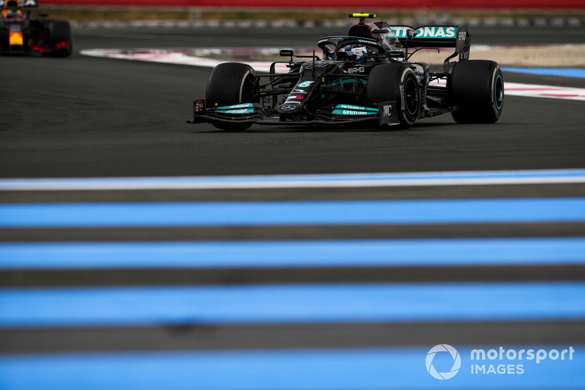 Valtteri Bottas, Mercedes W12, Sergio Perez, Red Bull Racing RB16B