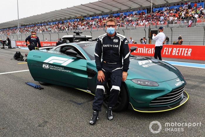 Bernd Maylander, piloto del Safety Car, en la parrilla