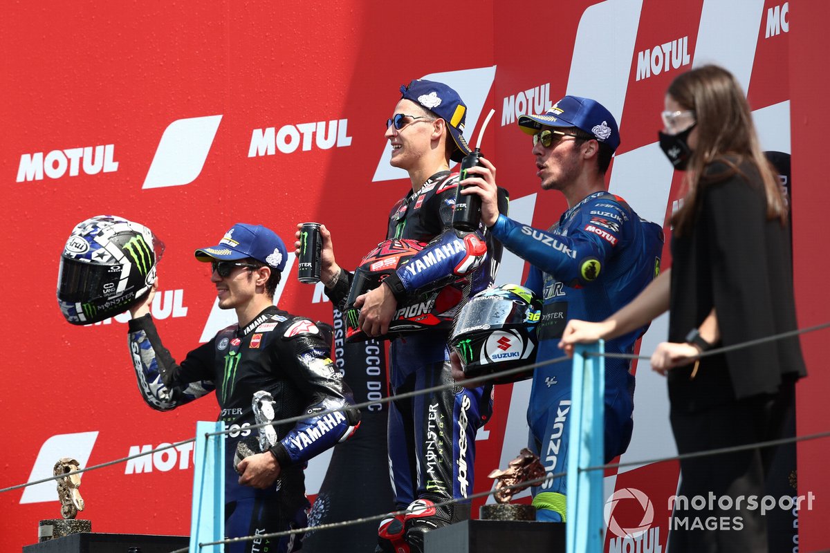 Podio: ganador de la carrera Fabio Quartararo, Yamaha Factory Racing, segundo lugar Maverick Viñales, Yamaha Factory Racing, tercer lugar Joan Mir, Team Suzuki MotoGP