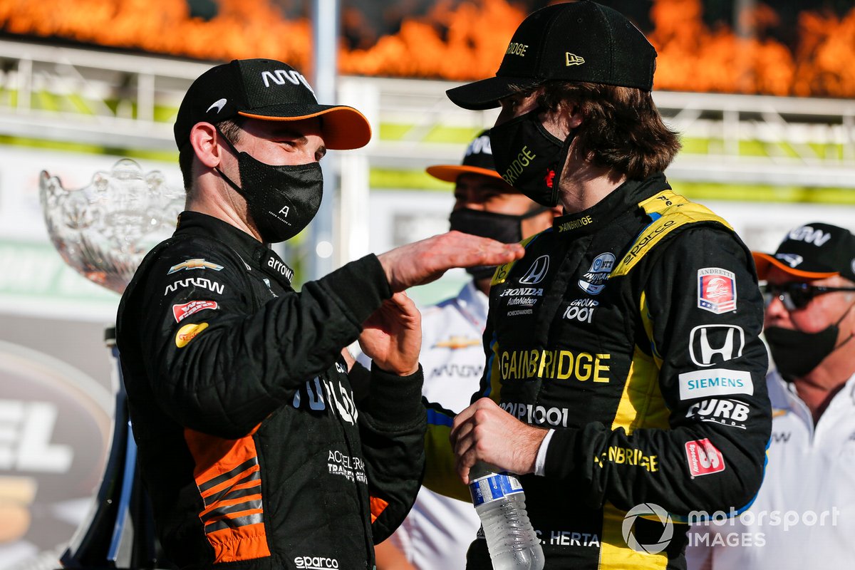 Patricio O'Ward, Arrow McLaren SP Chevrolet celebra la victoria en la XPEL 375, y Colton Herta, Andretti Autosport Honda