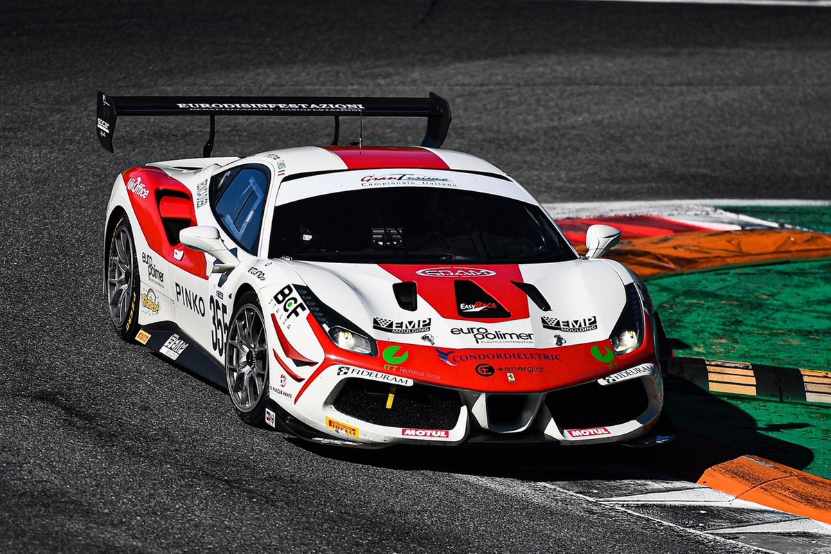 #355 Easy Race, Ferrari 488 Challenge: Francesca Linossi, Daniel Vebster