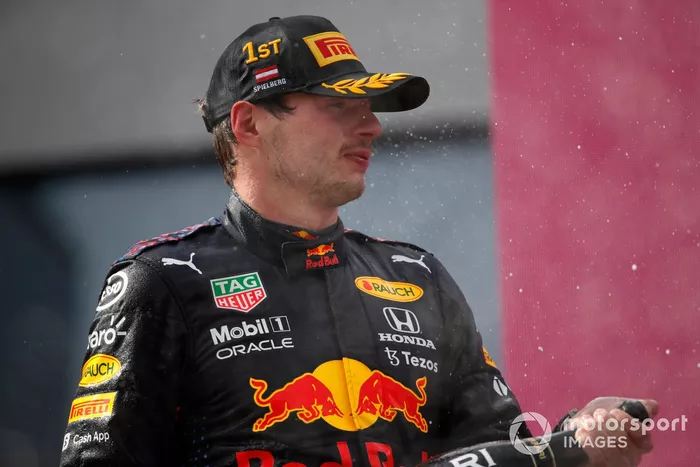 Podio: ganador Max Verstappen, Red Bull Racing
