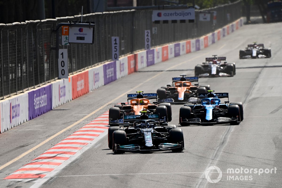 Valtteri Bottas, Mercedes W12, Esteban Ocon, Alpine A521, Lando Norris, McLaren MCL35M, Daniel Ricciardo, McLaren MCL35M