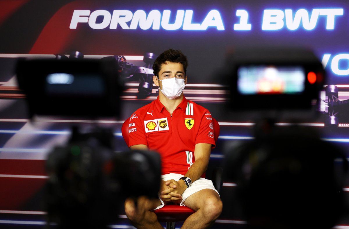 Charles Leclerc, Ferrari durante la conferencia de prensa