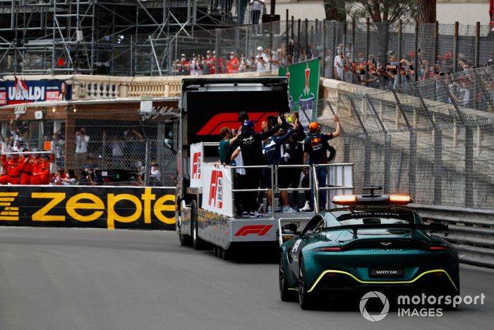 El desfile de pilotos