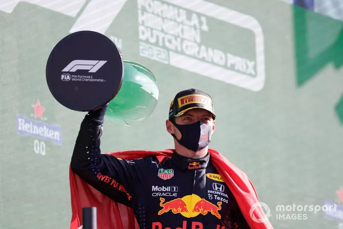 Podio: ganador Max Verstappen, Red Bull Racing