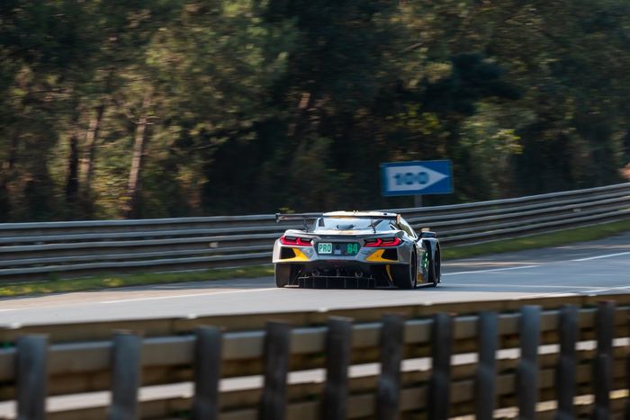 #64 Corvette Racing Chevrolet Corvette C8.R LMGTE Pro, Tommy Milner, Nicholas Tandy, Alexander Sims