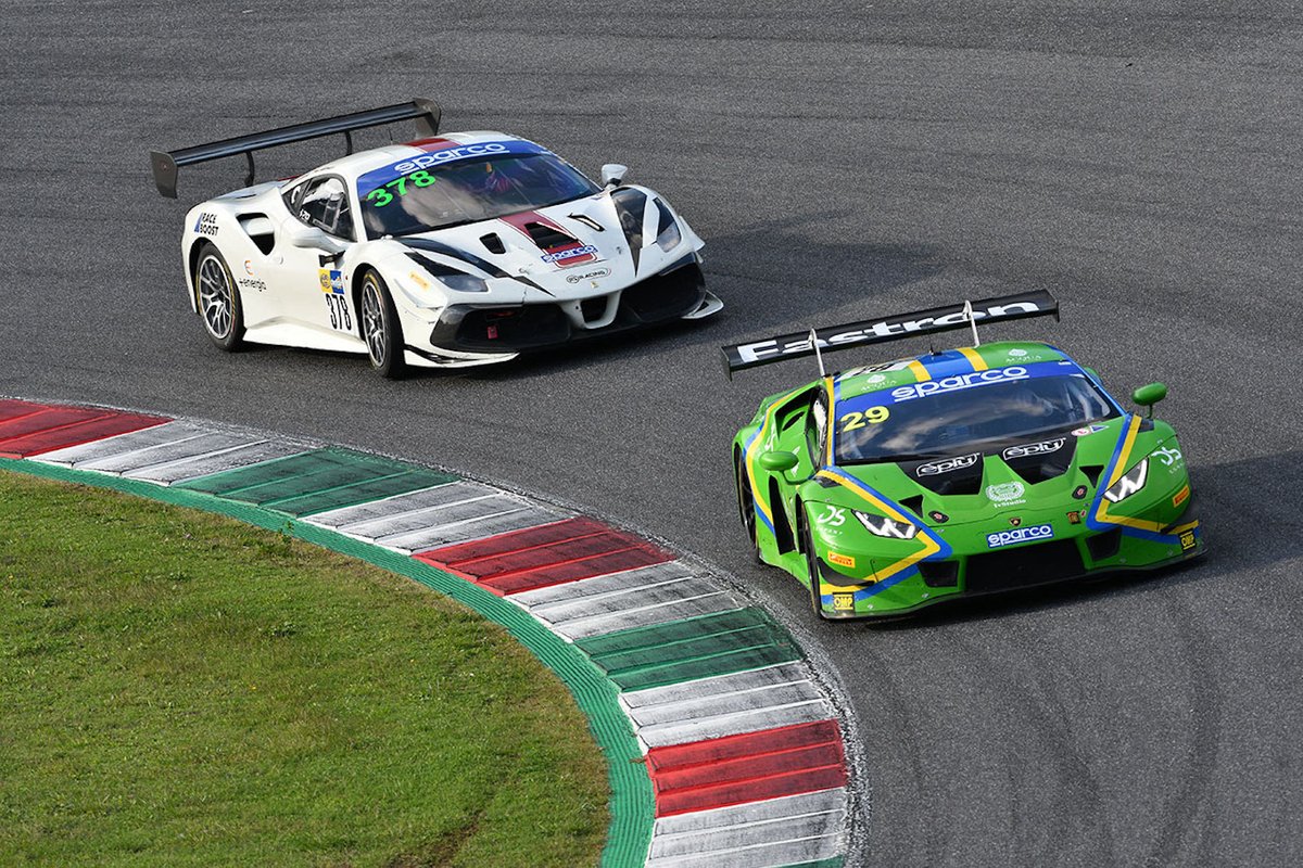 #29 Vincenzo Sospiri Racing, Lamborghini Huracán GT3 Evo: Simone Iacone, Sascha Tempesta e #378 Kessel Racing, Ferrari 488 Challenge Evo: Axel Sartingen, Francesco Lopez