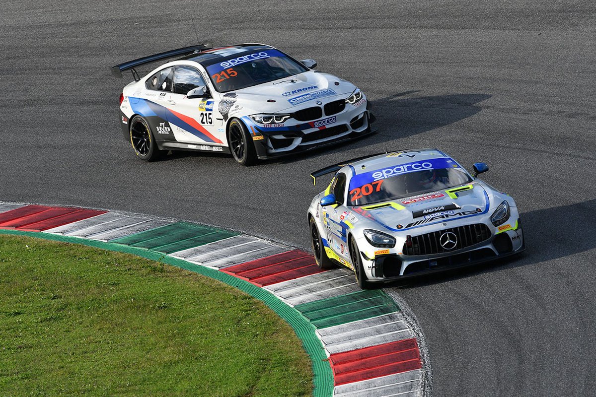 #207 Nova Race, Mercedes-AMG GT4: Luca Magnoni, Diego Di Fabio e #215 Ceccato Motors Racing-BMW Team Italia, BMW M4 GT4: Nicola Neri, Giuseppe Fascicolo