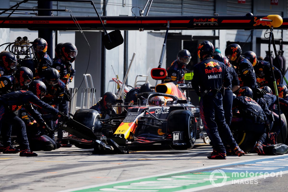 Max Verstappen, Red Bull Racing RB16B, in the pits