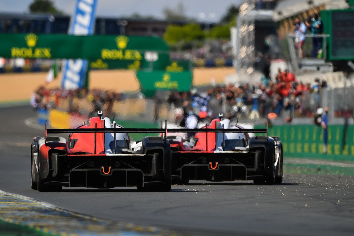 I vincitori #7 Toyota Gazoo Racing Toyota GR010 - Hybrid Hypercar, Mike Conway, Kamui Kobayashi, Jose Maria Lopez, second place #8 Toyota Gazoo Racing Toyota GR010 - Hybrid Hypercar, Sebastien Buemi, Kazuki Nakajima, Brendon Hartley
