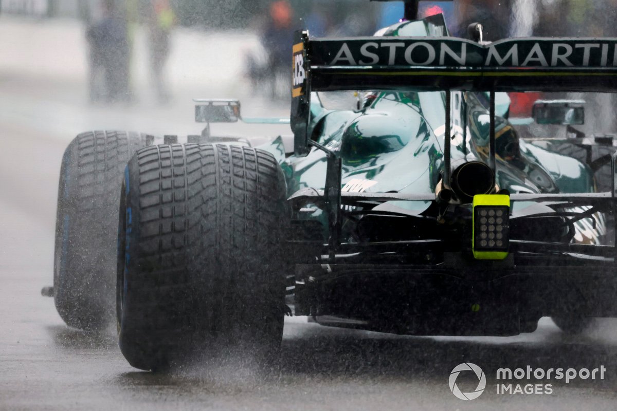 Lance Stroll, Aston Martin AMR21, sulla griglia di partenza