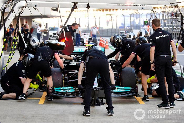 Valtteri Bottas, Mercedes W12, in the pits