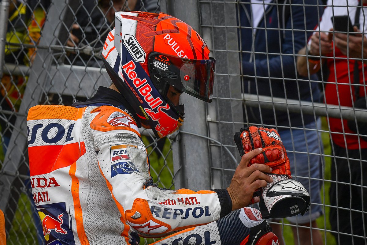 Marc Márquez, Repsol Honda Team, se cae en el GP de Gran Bretaña