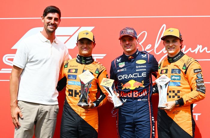 Lando Norris, McLaren, Oscar Piastri, McLaren, Max Verstappen, Red Bull Racing