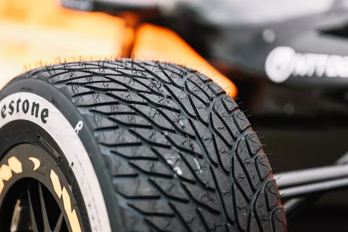 Firestone wet tire detail