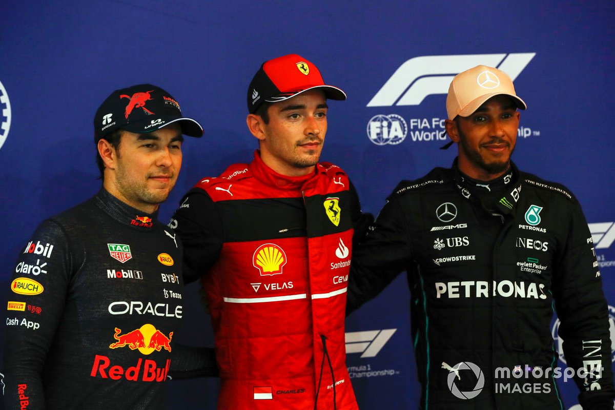 I primi tre qualificati Sergio Perez, Red Bull Racing, Charles Leclerc, Ferrari, Lewis Hamilton, Mercedes AMG