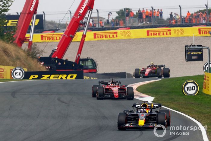 Max Verstappen, Red Bull Racing RB18, Charles Leclerc, Ferrari F1-75, Carlos Sainz, Ferrari F1-75