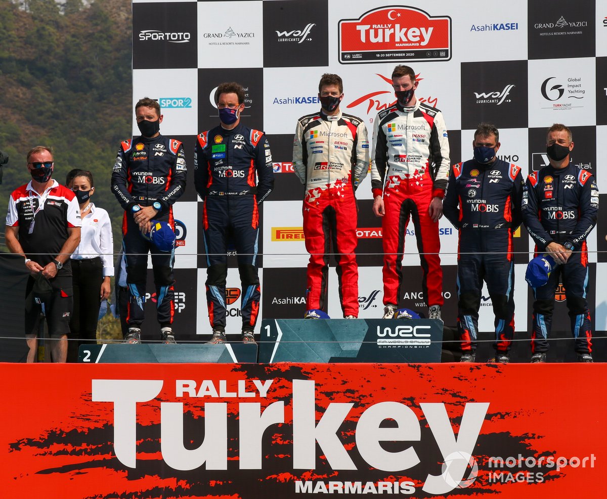 Podium: Race winner Elfyn Evans, Scott Martin, Toyota Gazoo Racing WRT Toyota Yaris WRC, second place Thierry Neuville, Nicolas Gilsoul, Hyundai Motorsport Hyundai i20 Coupe WRC, third place Sébastien Loeb, Daniel Elena, Hyundai Motorsport Hyundai i20 Coupe WRC