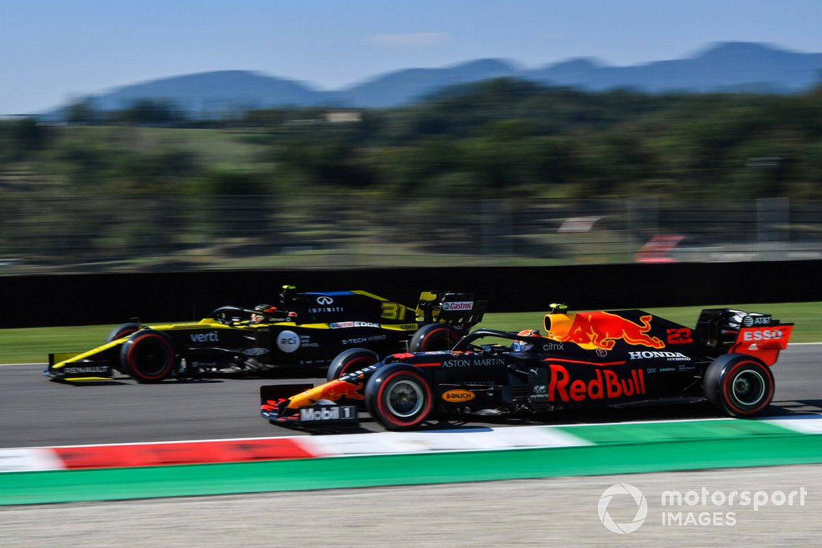 Esteban Ocon, Renault F1 Team R.S.20, Alex Albon, Red Bull Racing RB16