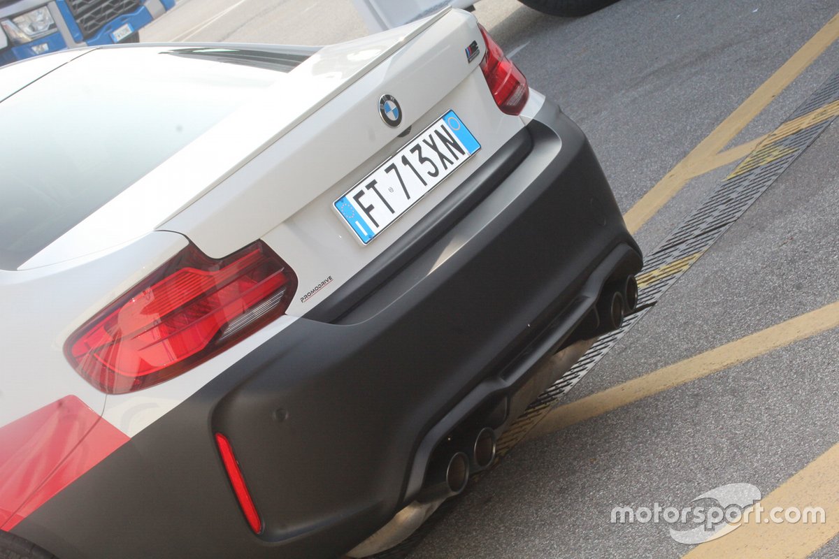 BMW M2 CS Racing