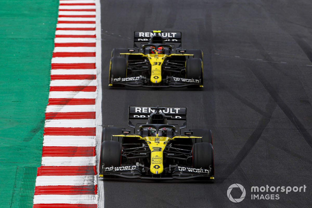 Daniel Ricciardo, Renault F1 Team R.S.20, Esteban Ocon, Renault F1 Team R.S.20