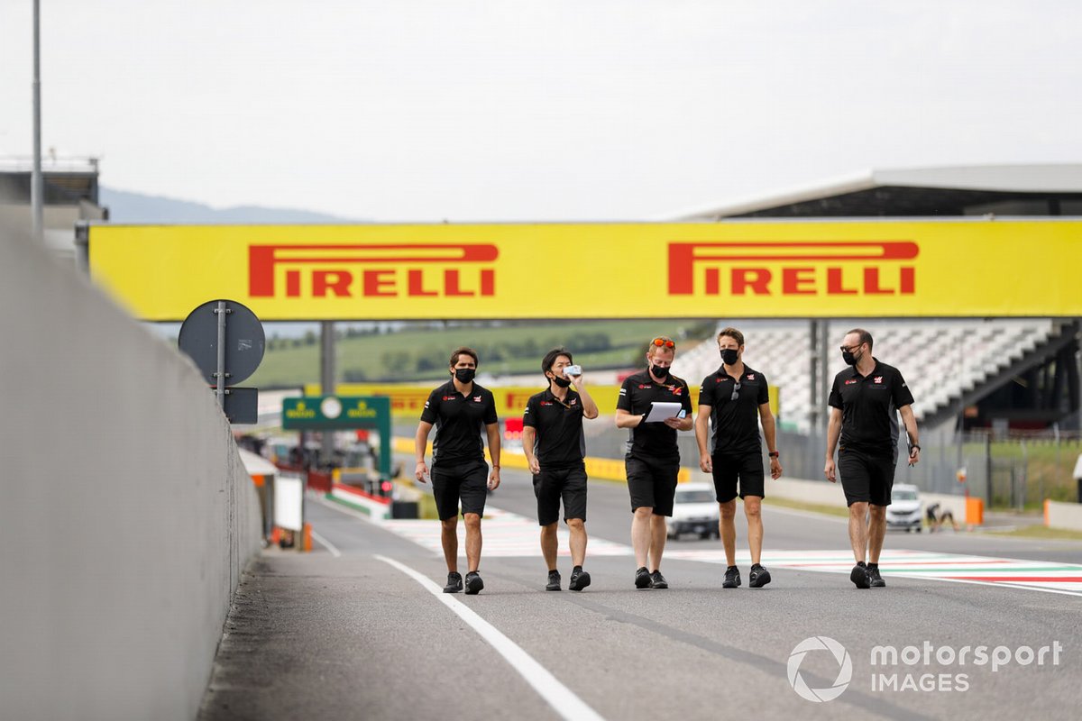 Romain Grosjean, Haas F1 cammina in pista