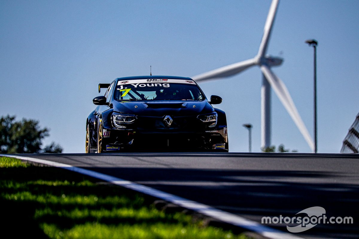 Jack Young, Vukovic Motorsport Renault Megane RS