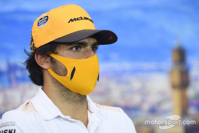 Carlos Sainz Jr., McLaren en la conferencia de prensa