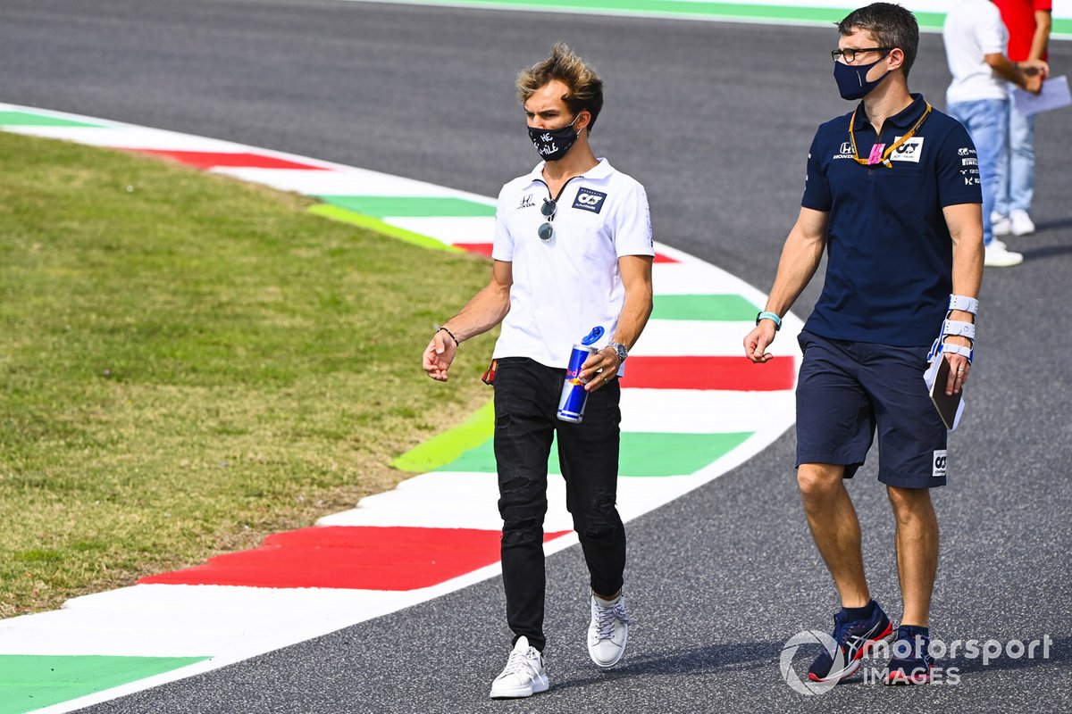 Pierre Gasly, AlphaTauri cammina in pista