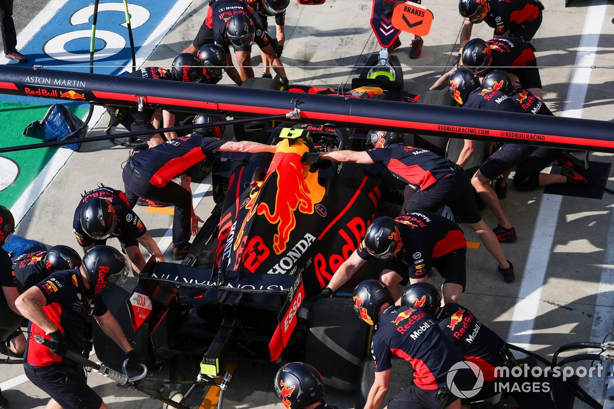 Red Bull Racing pit stop practice