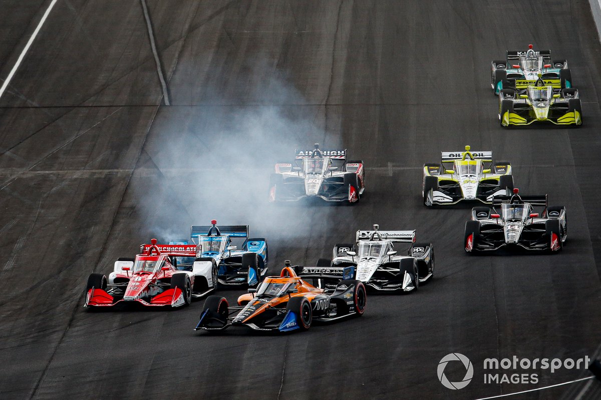 Helio Castroneves, Arrow McLaren SP Chevrolet, Marcus Ericsson, Chip Ganassi Racing Honda, Max Chilton, Carlin Chevrolet, Simon Pagenaud, Team Penske Chevrolet, Sebastien Bourdais, A.J. Foyt Enterprises Chevrolet