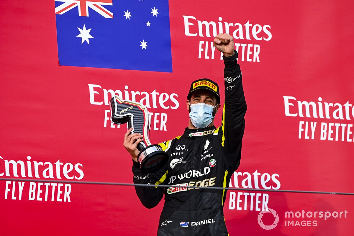 Daniel Ricciardo, Renault F1 celebrates on the podium with the trophy