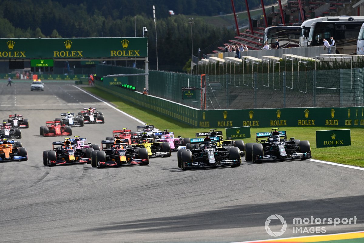 Lewis Hamilton, Mercedes F1 W11, Valtteri Bottas, Mercedes F1 W11, Max Verstappen, Red Bull Racing RB16, Daniel Ricciardo, Renault F1 Team R.S.20, Esteban Ocon, Renault F1 Team R.S.20, Alex Albon, Red Bull Racing RB16, alla partenza