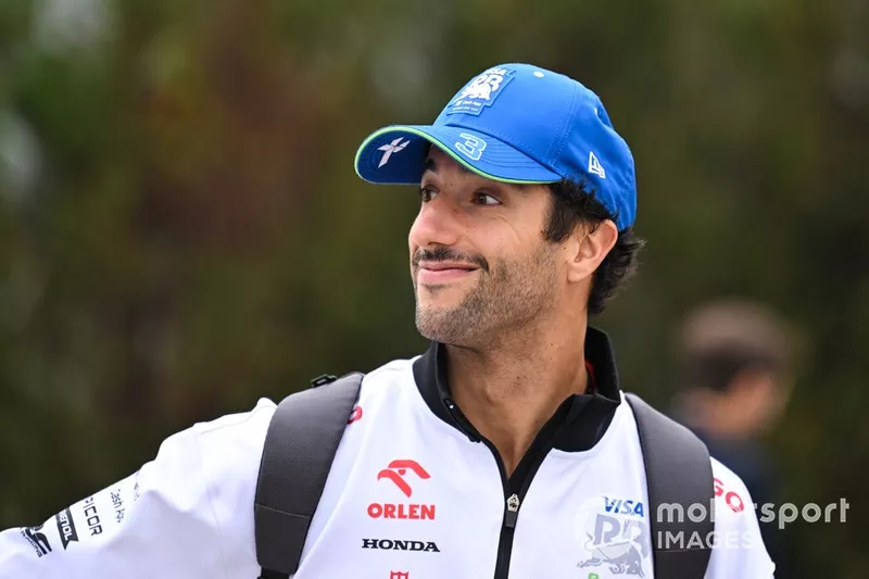Daniel Ricciardo, Visa Cash App RB F1 Team, arrive dans le paddock