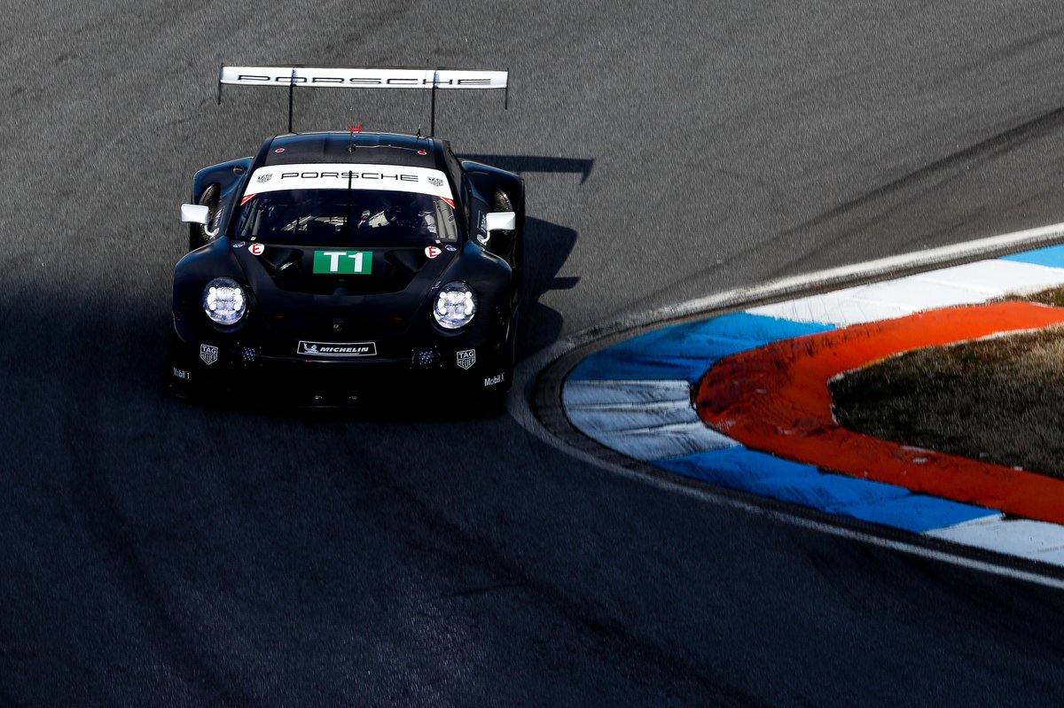 Porsche 911 RSR