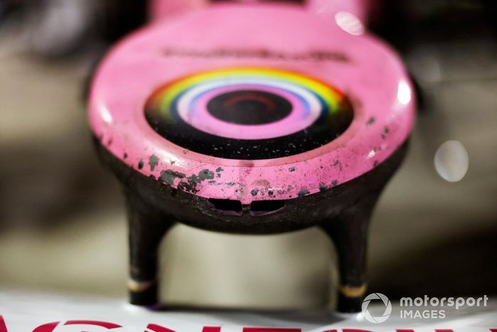 Parte del frente del Racing Point RP20 después de la carrera