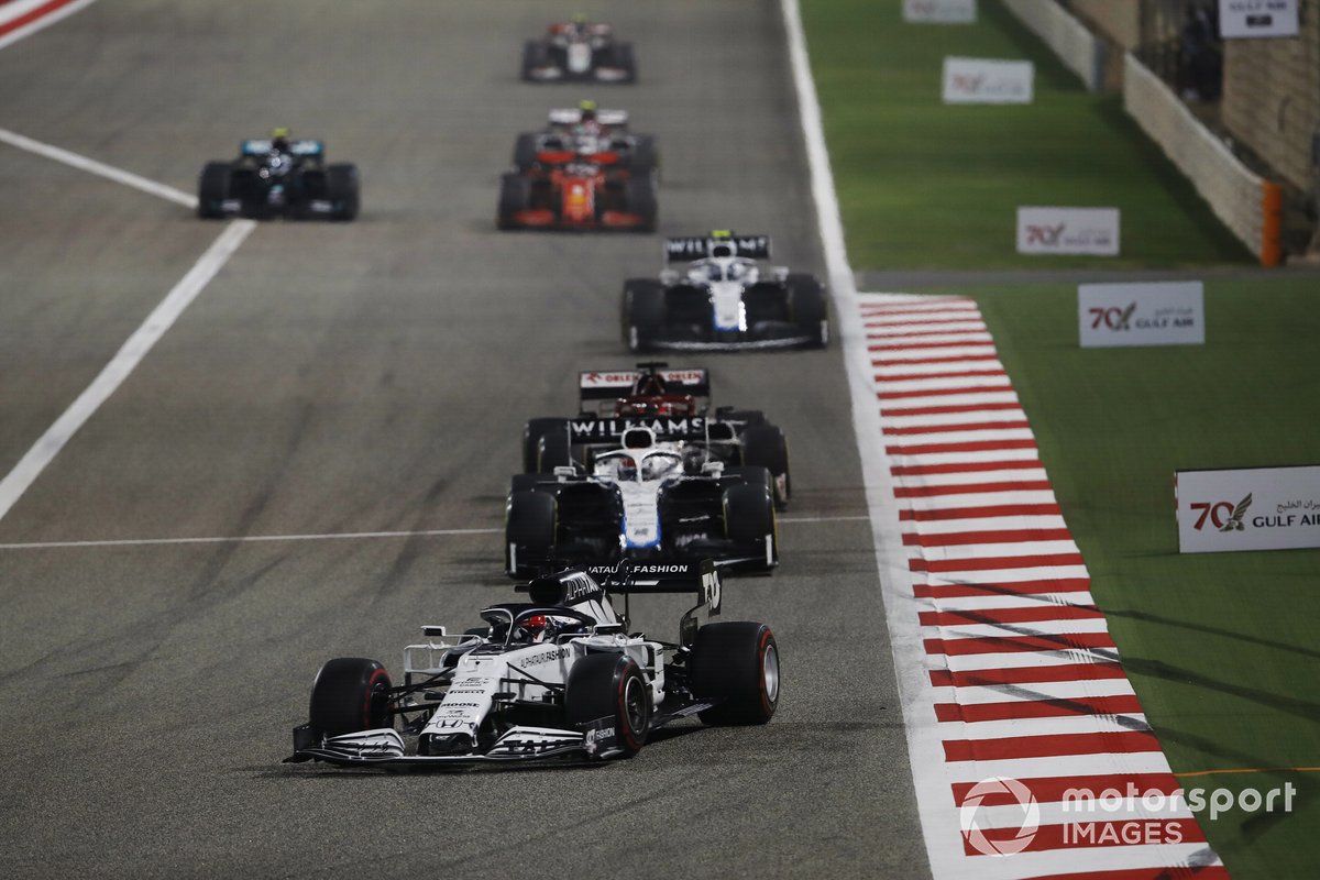 Daniil Kvyat, AlphaTauri AT01, George Russell, Williams FW43, e Kimi Raikkonen, Alfa Romeo Racing C39
