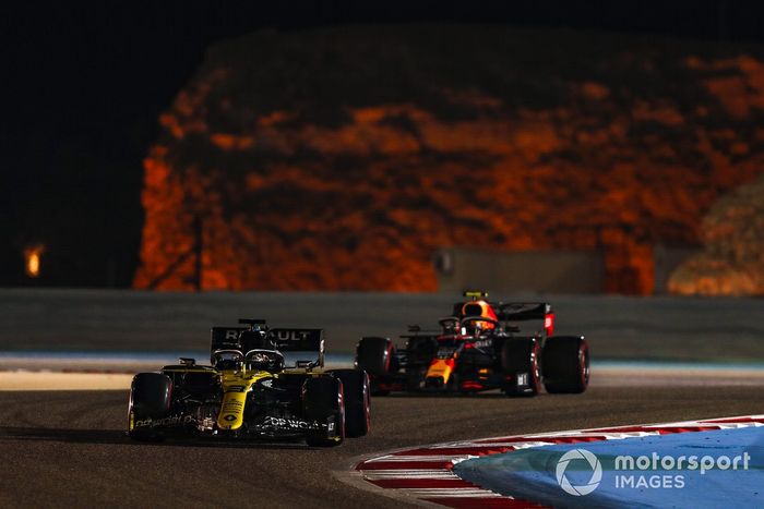 Daniel Ricciardo, Renault F1 Team R.S.20, Alex Albon, Red Bull Racing RB16