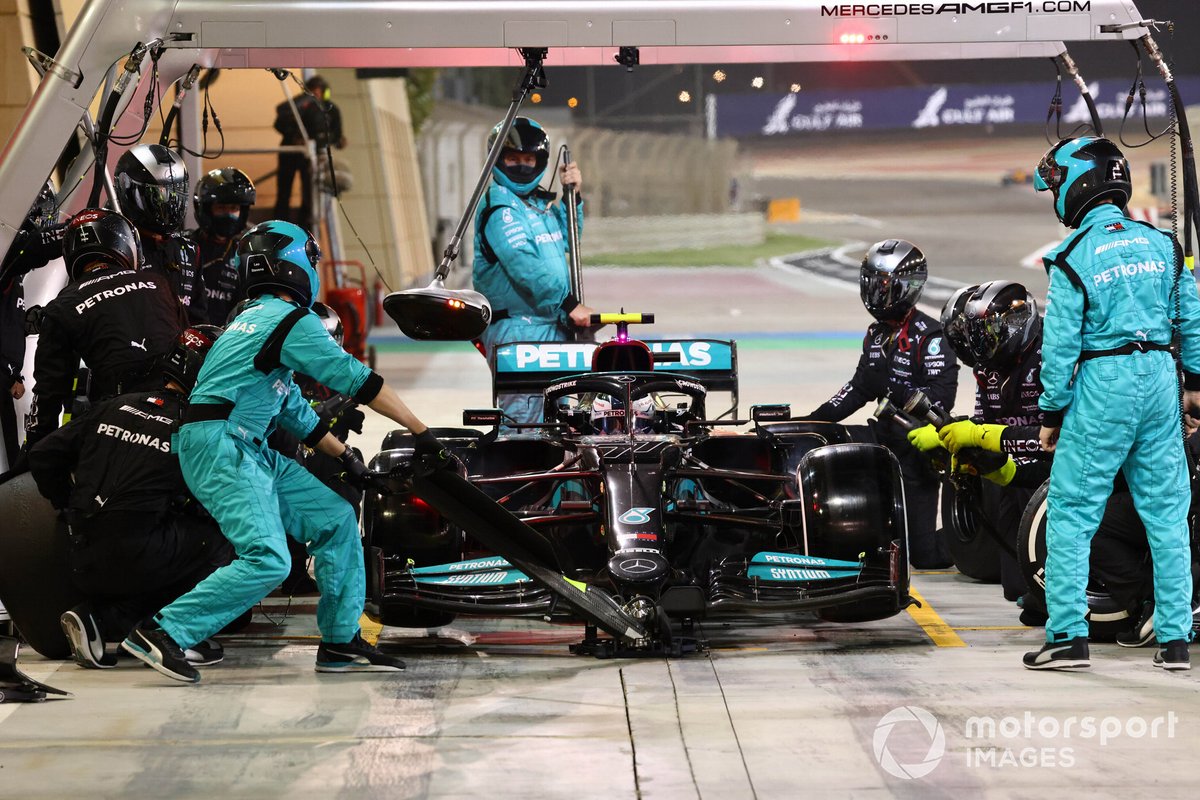 Valtteri Bottas, Mercedes W12, makes a pit stop