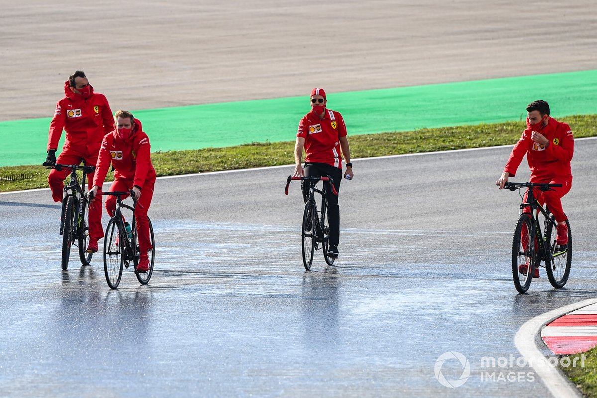 Sebastian Vettel, Ferrari cycles the track