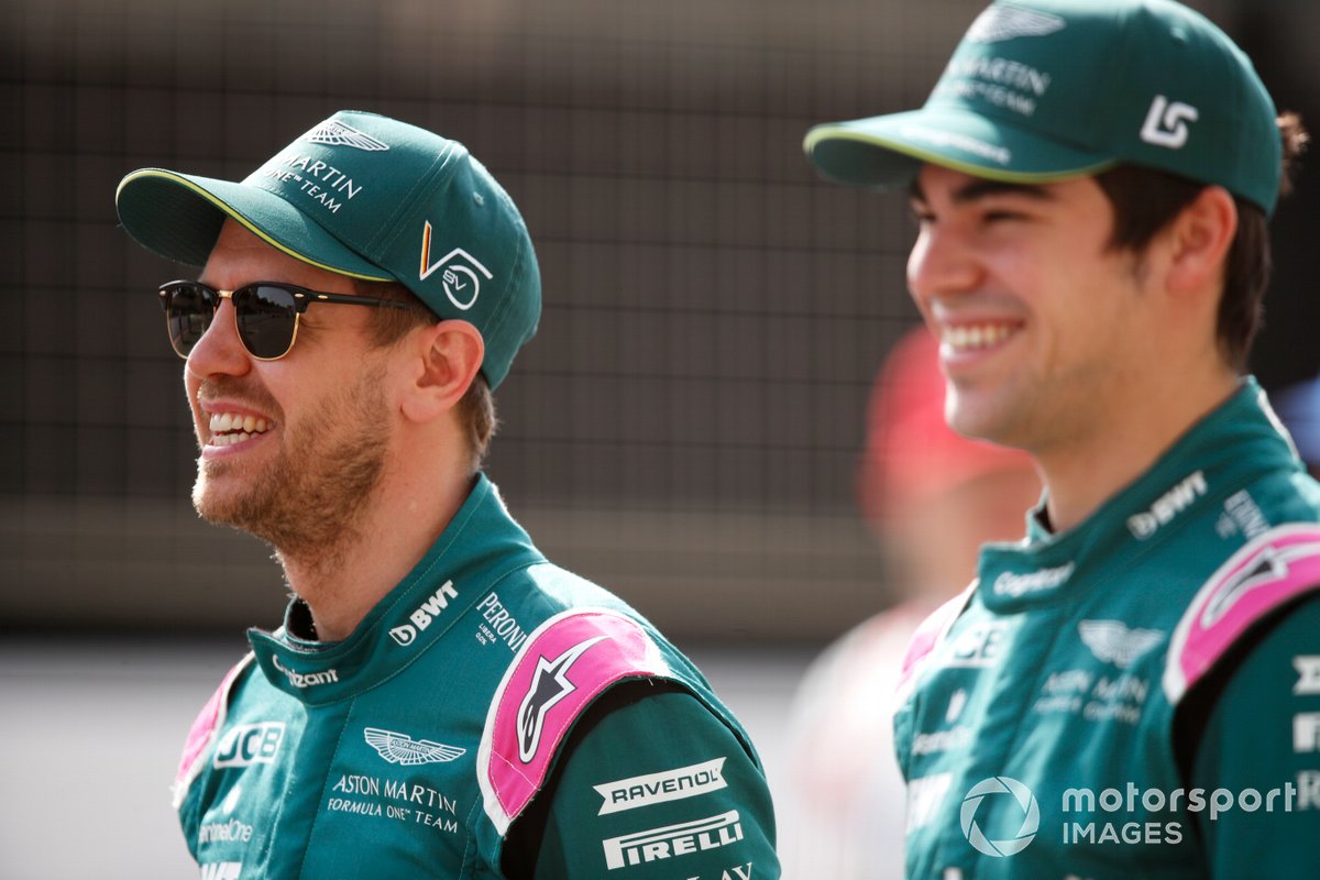 Sebastian Vettel, Aston Martin AMR21 y Lance Stroll, Aston Martin AMR21