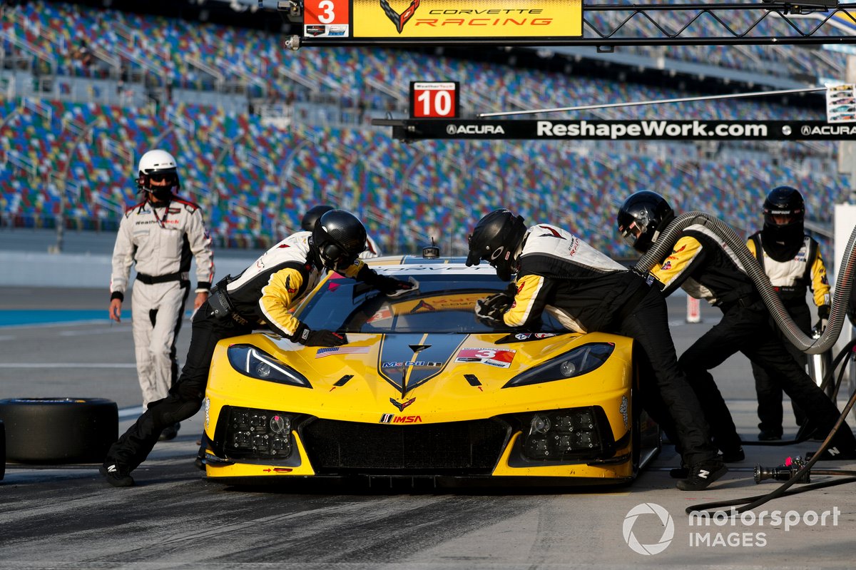 #3 Corvette Racing Corvette C8.R, GTLM: Pit Stop, Nicky Catsburg, Jordan Taylor, Antonio Garcia 